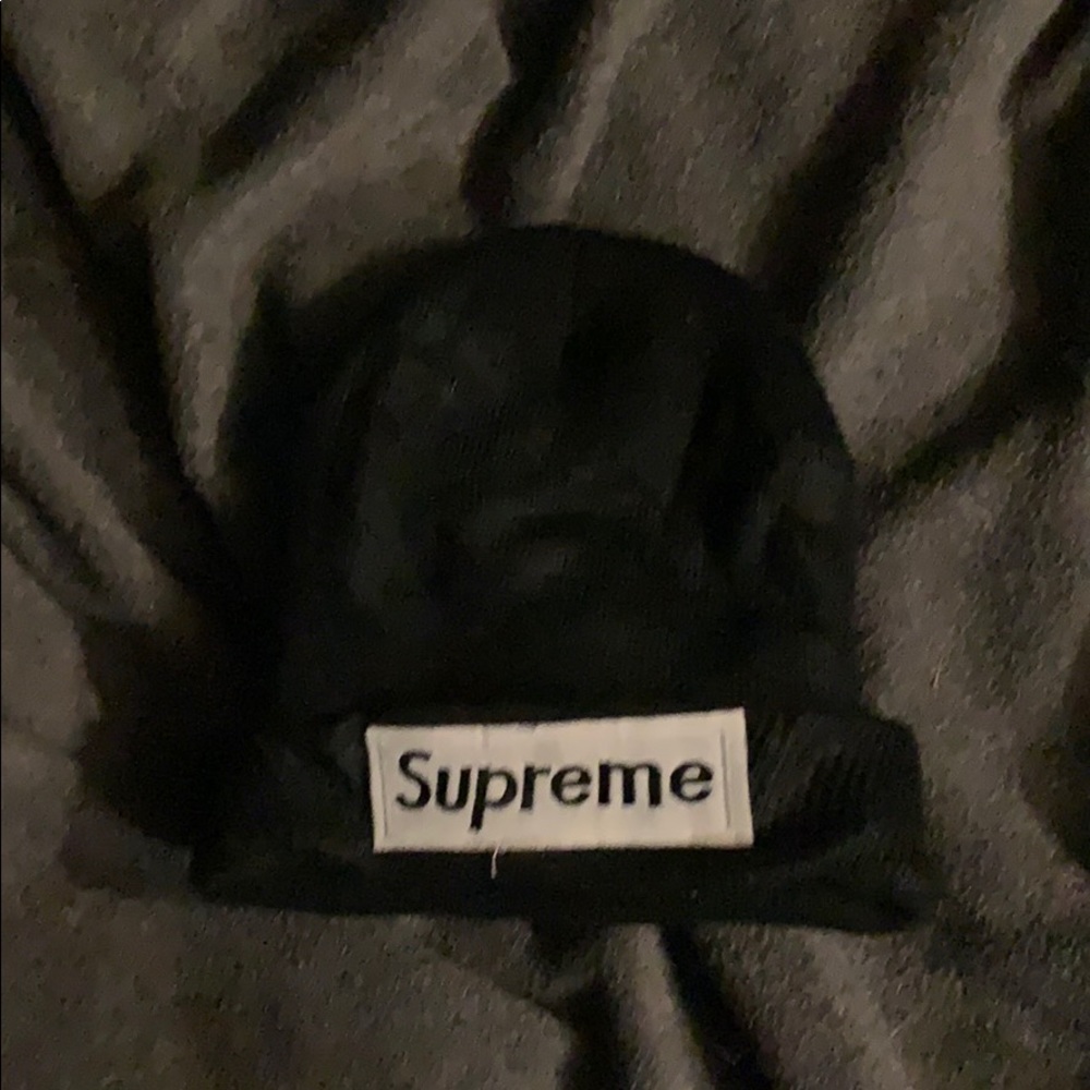 Black supreme box logo beanie